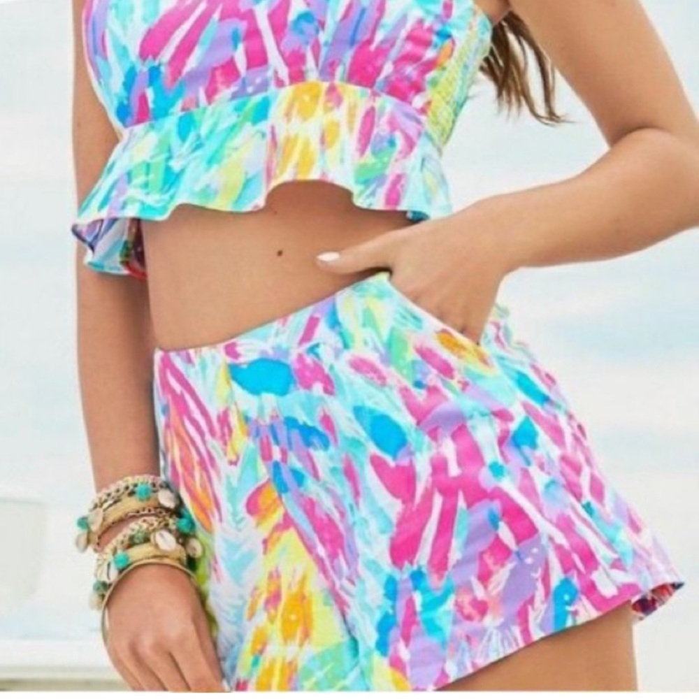 Lilly Pulitzer size 2 high waisted shorts with zipper back sparkling sands.